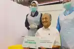 mahathir-mohamad-divaksin-covid-19.jpg