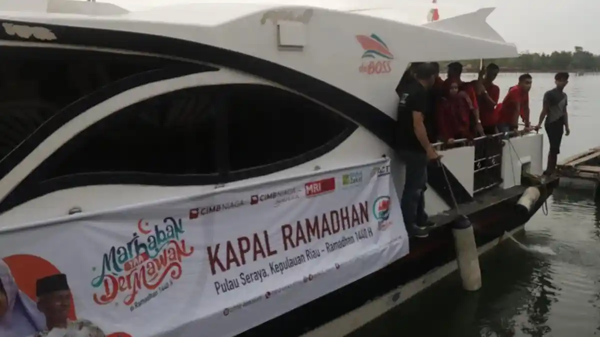 Bersama CIMB Niaga, ACT Layarkan Kapal Ramadhan ke Pulau Seraya