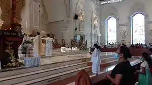 umat-katolik-melaksanakan-ibadah-hari-raya-paskah-secara-khusuk-di-gereja-katedral.jpg