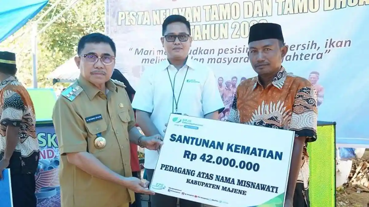 BPJAMSOSTEK Majene Santuni Warga Lingkungan Tamo Rp 42 Juta