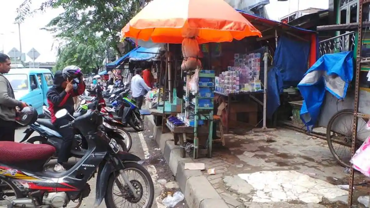 50 Persen Trotoar di Bandar Lampung Terampas dari Pejalan Kaki