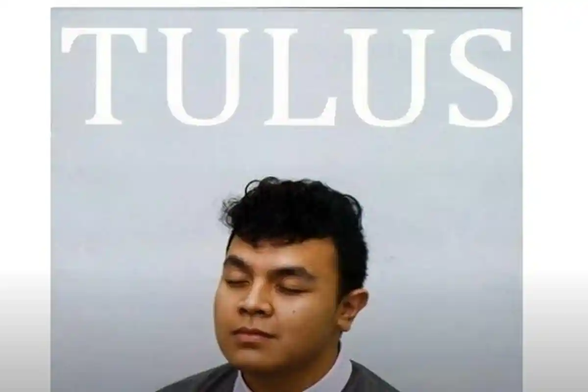 Chord Gitar Tulus, Mengagumimu Dari Jauh: Biarkanku Memelukmu Tanpa