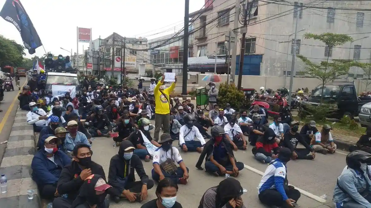 RUU Cipta Kerja Disahkan, Pengamat: Perlindungan Bagi Pekerja Semakin Menurun