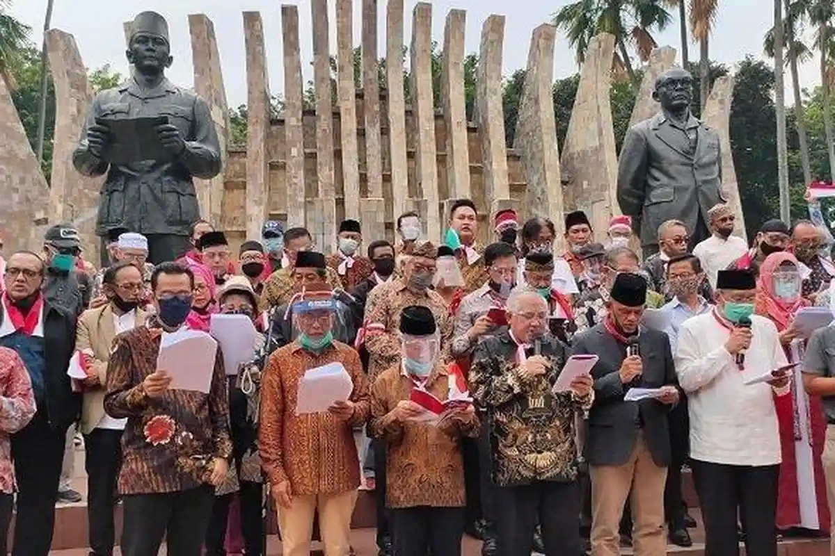 Gatot Nurmantyo dan Petinggi KAMI Ditolak Polisi Saat Ingin Jenguk Aktivis KAMI di Tahanan