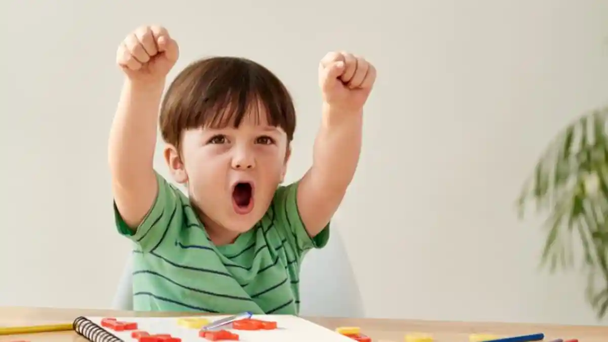 Rumah Berantakan Terus karena Si Kecil Tak Bisa Diam? Jangan Kesal Ya Bunda