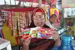Jumati-pedang-warung-kecil-di-Lumajang-Senin-862026.jpg