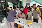 Petugas-Sidokkes-Polres-Subang-Berikan-vitamin-dan-cek-kesehatan-gratis.jpg