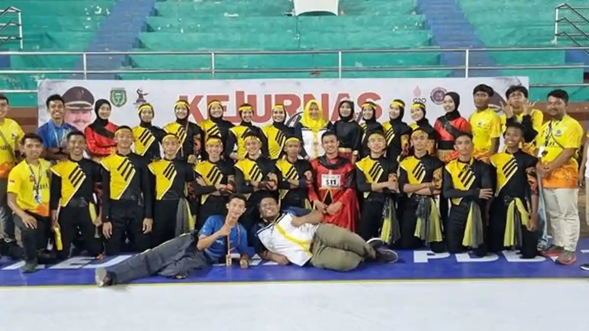 Tim Drumband DIY Ayodhya Karta Sabet 2 Medali Emas Kejurnas Drumband 2022 di Madiun