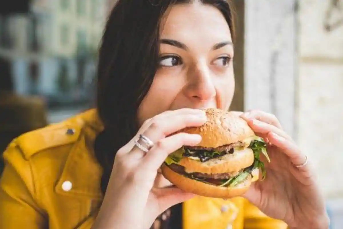 Tes Kepribadian - Cara Makanmu Dapat Ungkap Karakter Aslimu di Mata Orang Lain