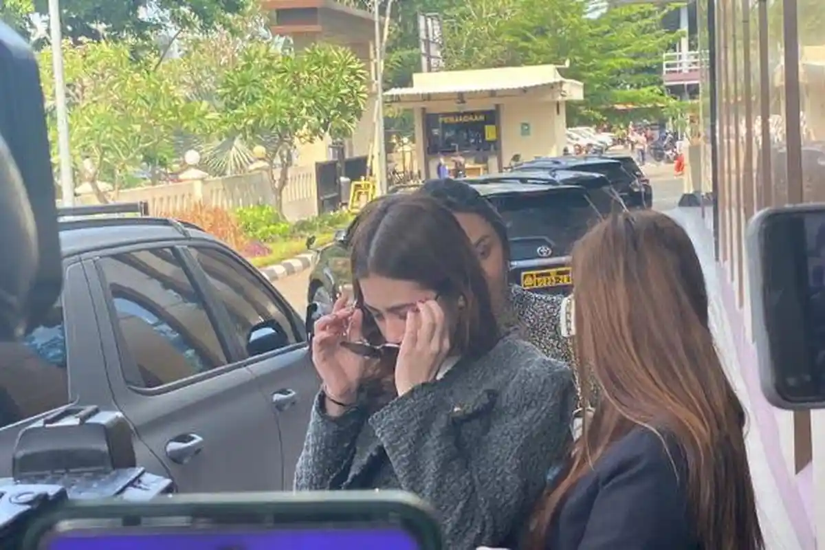 Mengingat Penganiayaan Oleh Leon Dozan, Tangis Rinoa Aurora Pecah 