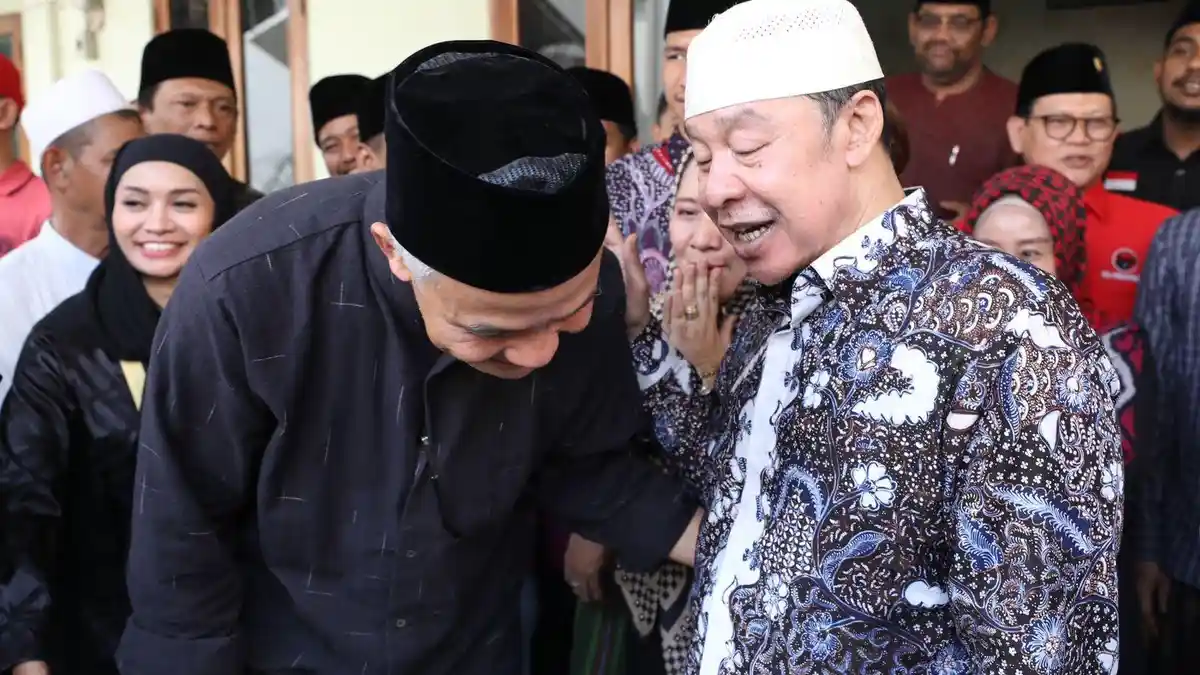 Sowan Pengasuh Ponpes Buntet Cirebon, Ganjar Dapat Banyak Wejangan soal Kebangsaan