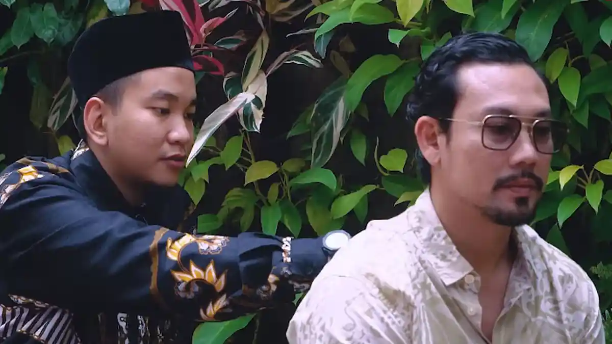 Podcast Disebut Kutukan, Denny Sumargo Diruqyah Ustaz Muhammad Faizar, Tak Menyangka Diikuti Jin
