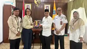 Juli-Suryadi-Burdadi-43trdsfgcx.jpg