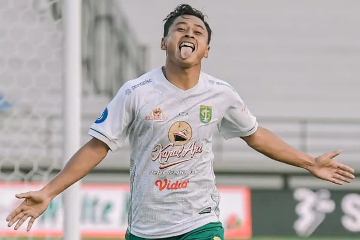 RAHASIA Samsul Arif Taklukkan Kiper Arema FC Adilson Maringa, Cetak Gol Kemenangan Persebaya