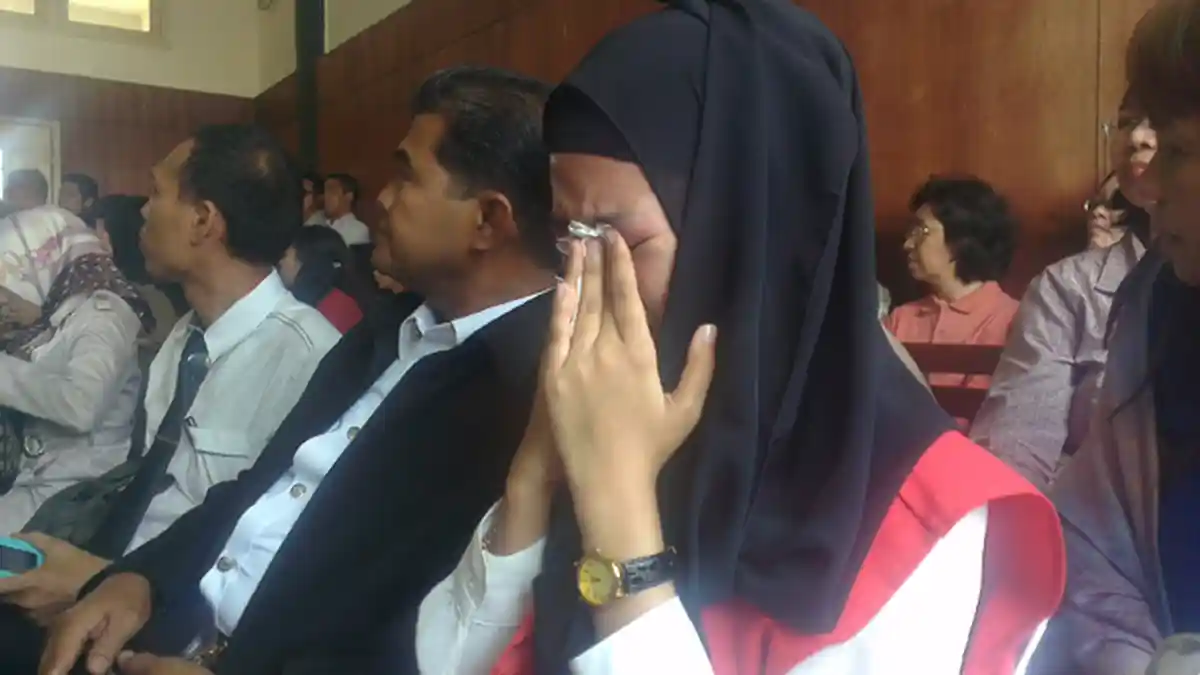 Sidang Pembunuhan Ade Sara, Terdakwa Assyifa Kurang Sehat