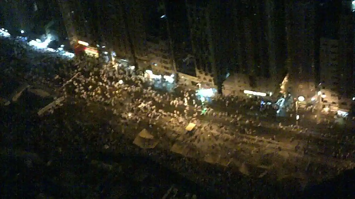 Hujan Badai di Mekkah, Crane Jatuh, Ka'bah Digenai Air Bak Kolam