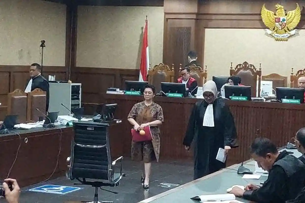 Momen Hakim Ceramahi Lisa Rachmat Soal Pertemuan Dengan Erintuah Damanik: Rusak Integritas Peradilan