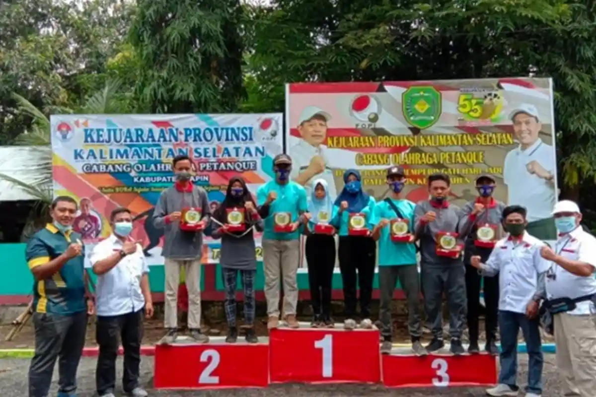 Bawa Pulang 8 Medali, Tim Petanque HST Kembali Juara Umum di Kejurprov Tapin 