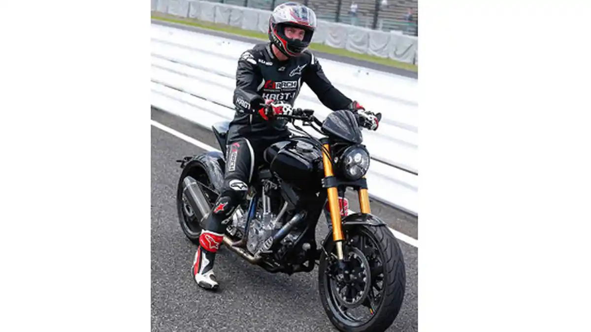 Keanu Reeves Jajal Suzuka Pakai Motor Custom