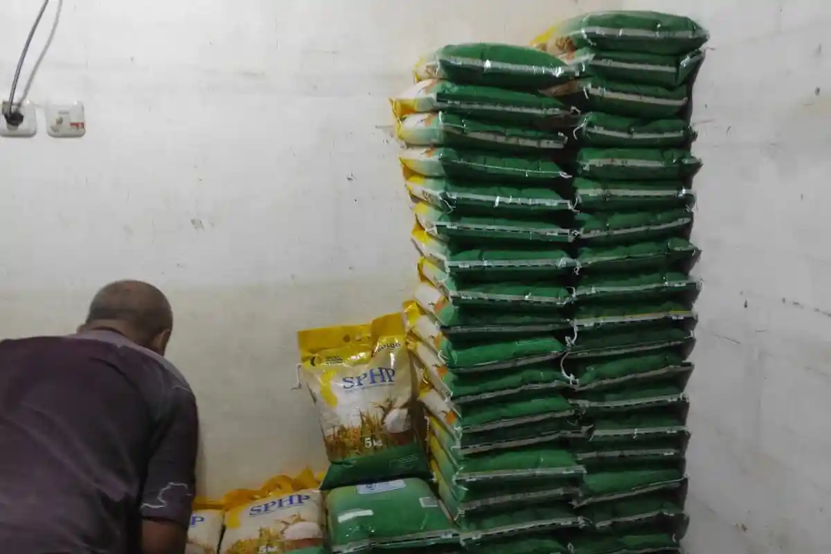 Beras SPHP Paling Diburu di Pasar Baru Gresik, Pedagang Sebut Sudah Masuk Musim Hajatan