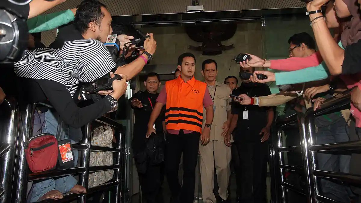 Mantan Ajudan Rusli Zainal Langsung Ditahan KPK