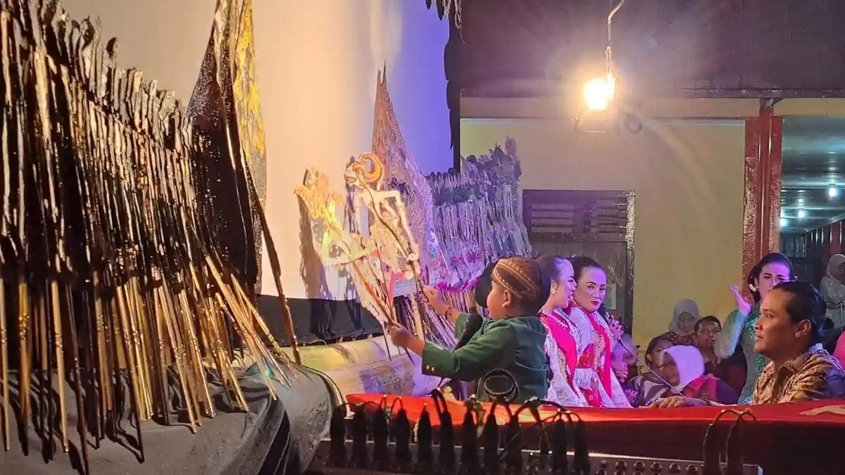 Pagelaran Wayang Kulit Dalang Cilik Jadi Puncak Peringatan Hardiknas di Banyumas