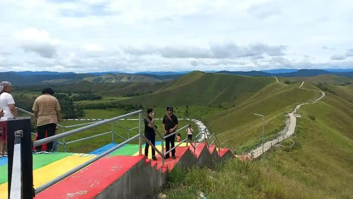 Bukit Teletubbies Jadi Spot Wisata Menarik Peserta PON XX Papua