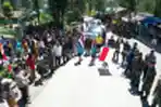 Lari Estafet Merah Putih Bersama Satgas Pamtas Yonif Raider 142/KJ