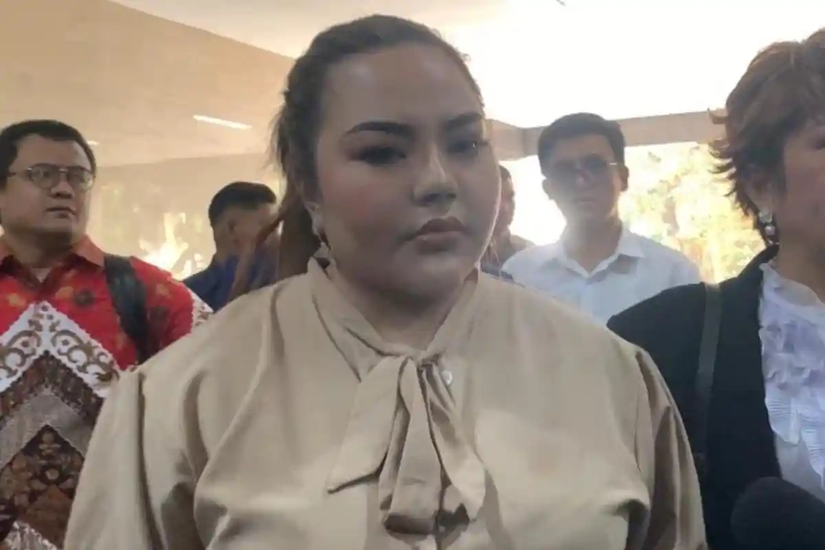 Lisa Mariana Menangis Hasil Tes DNA Anak CA Tak Identik dengan Ridwan Kamil, Pengacara: Kami Terima