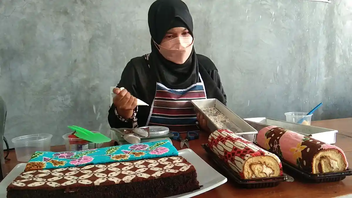 Belajar Secara Autodidak, Begini Kisah Warga Klaten Bikin Brownies Bermotif Batik