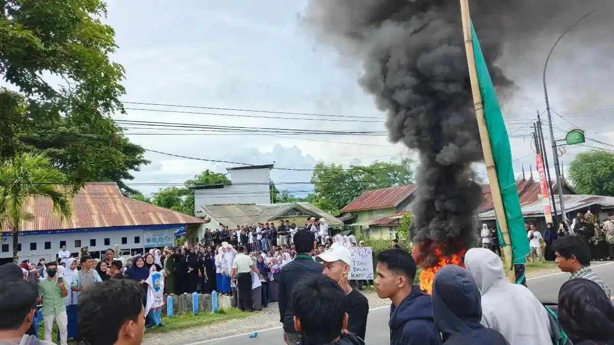 Mahasiswi Stikes BBM Majene Kena Pukul Saat Demo HMI Kini Trauma dan Pilih Pulang Kampung