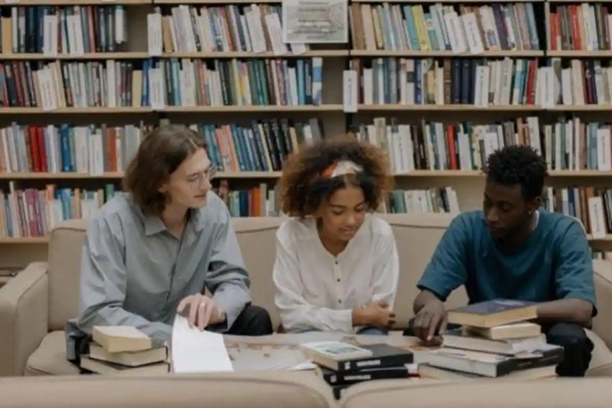 CONTOH Soal Bahasa Inggris UTBK SBMPTN 2022 Mencari Kata Rujukan dan Persamaan Kata