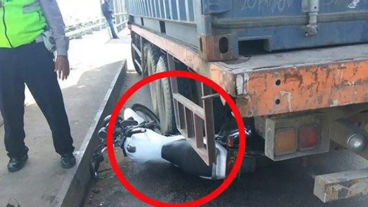Ikuti Firasatnya, Polantas Ipda Tatang Diganjar Penghargaan, Motor Dinasnya Hancur Ganjal Truk