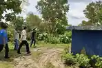 TINJAU-Bupati-Belu-dr-Agus-Taolin-didampingi-Direktur-Utama-PDAM-Ir-Fridolinus-Siribein.jpg