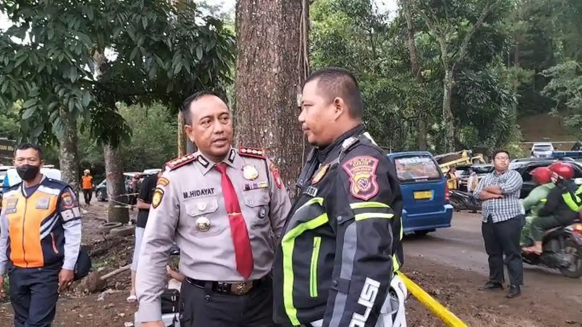 Polisi Tutup Akses Jalan Raya Cipanas-Cianjur Malam Ini, Ada Apa?
