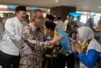 Sufmi-Dasco-Lepas-jemaah-haji.jpg