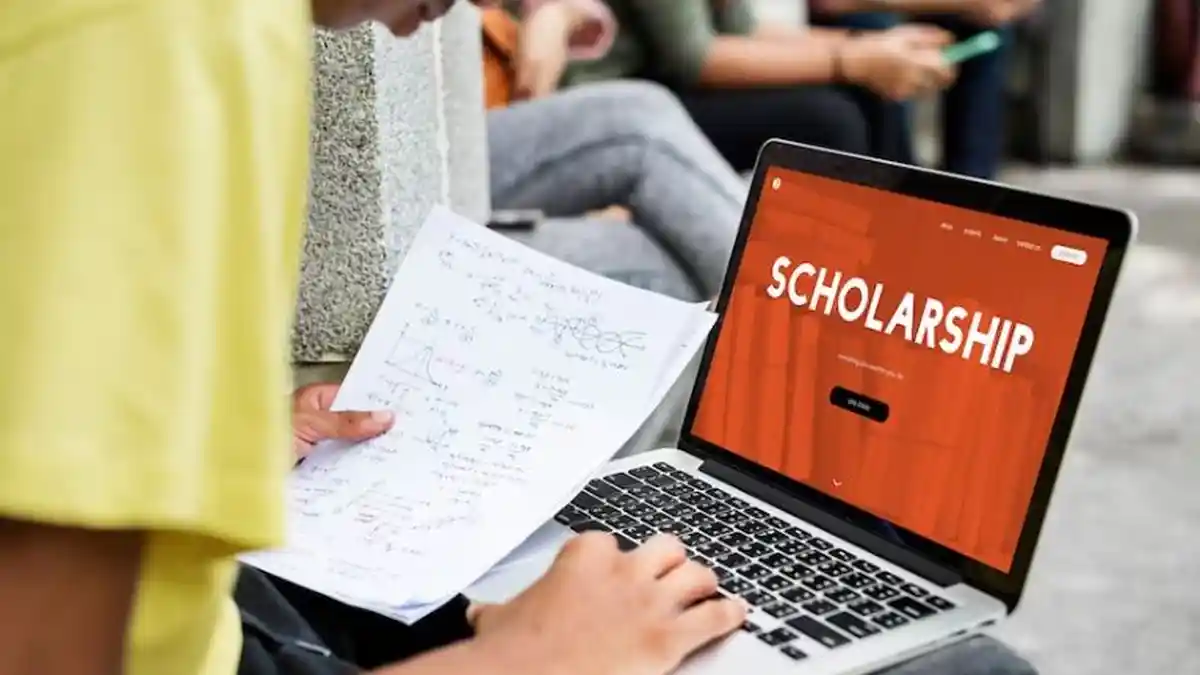 7 Cara Membuat Esai Beasiswa Kuliah yang Menarik Lolos Seleksi