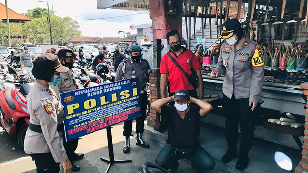 45 Pelanggar Protokol Kesehatan di Pasar Beringkit Diberikan Sanksi Sosial dan Teguran