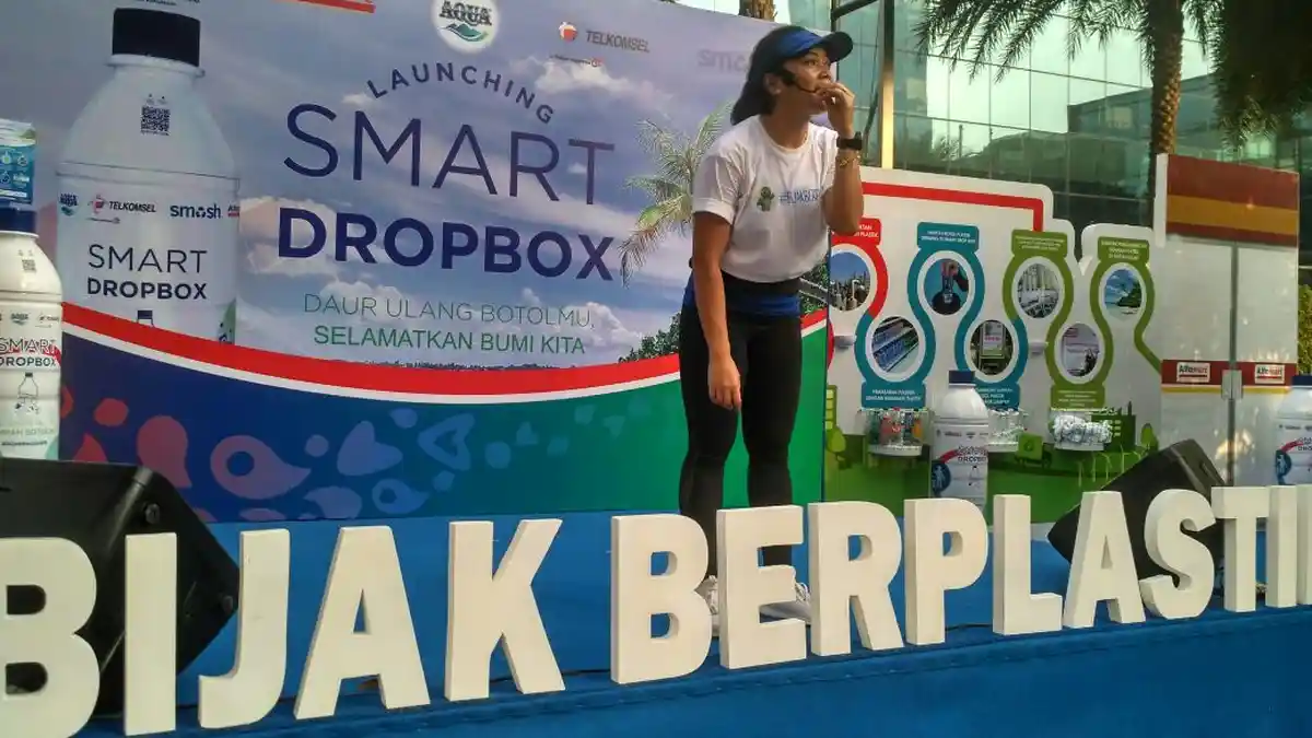 Berinovasi Kembangkan Smart Drop Box untuk Kelola Sampah Botol Plastik