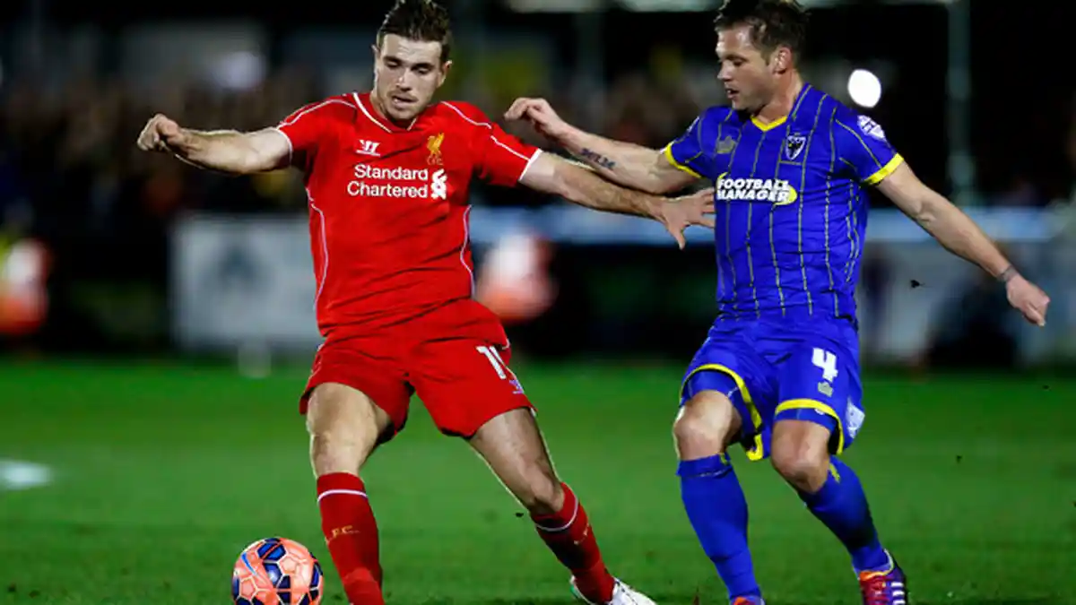 Jordan Henderson Gantikan Posisi Kapten Steven Gerrard di Liverpool