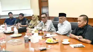 Anggota-DPRD-Provinsi-Jawa-Barat-Cucu-Sugiarti-bersama-Komisi-III-DPRD-Jabar.jpg