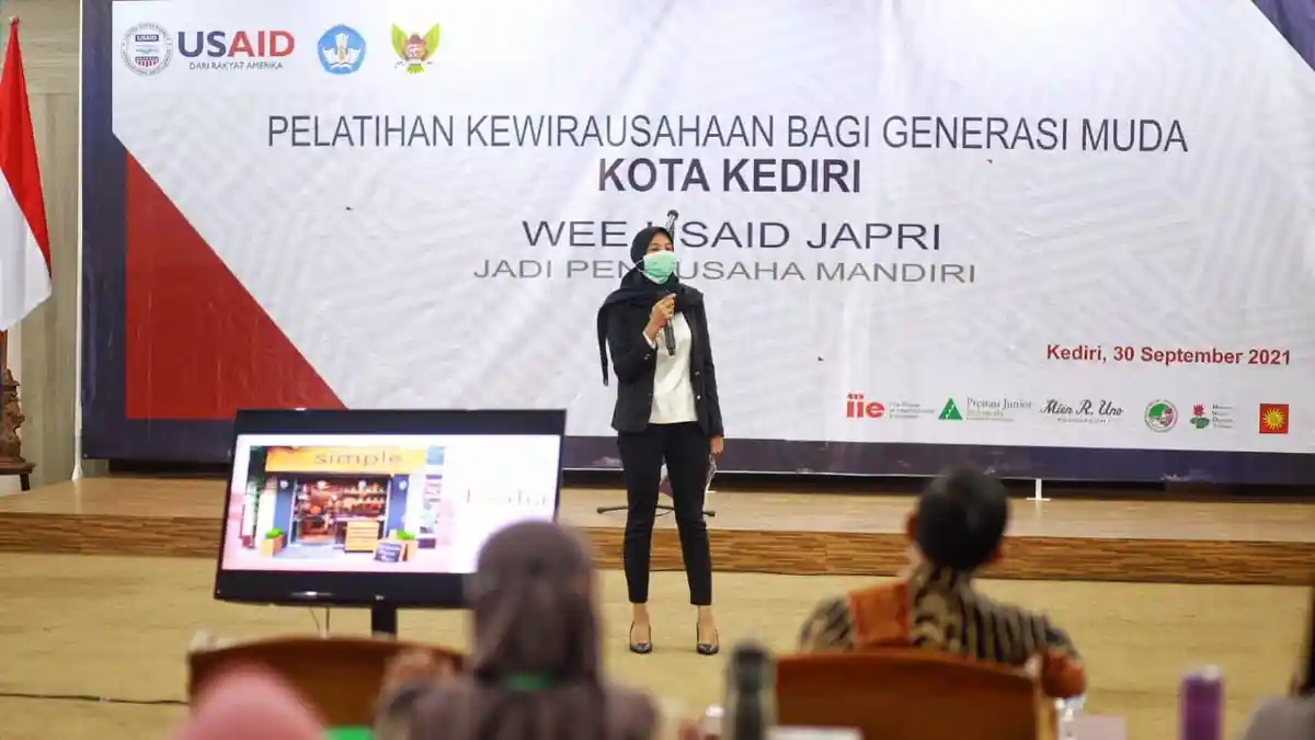 Bunda Fey Ajak Wanita Millenial Kediri Jadi Pengusaha Sukses