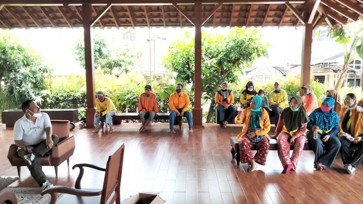 Penyapu Jalan Ramai-ramai ke Rumah Mantan Wali Kota Medan Rahudman Harahap, Ada Apa Ya?