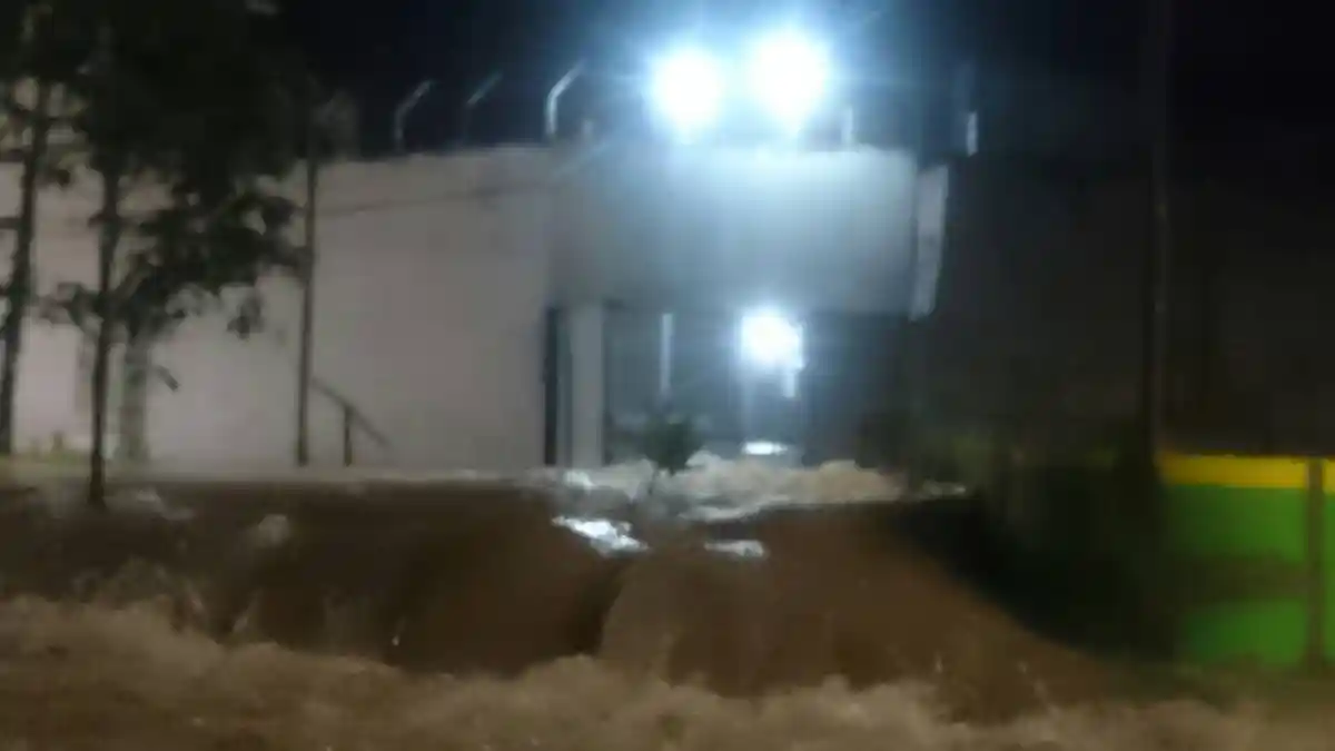 Penjual Pecel lele Ini Saksi Mata Jebolnya Lapas Jambi