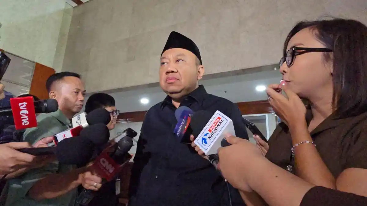 DPR Kritik Pelibatan Ratusan Siswa dalam Aksi Dukung MBG di Batam - Tribunnews.com