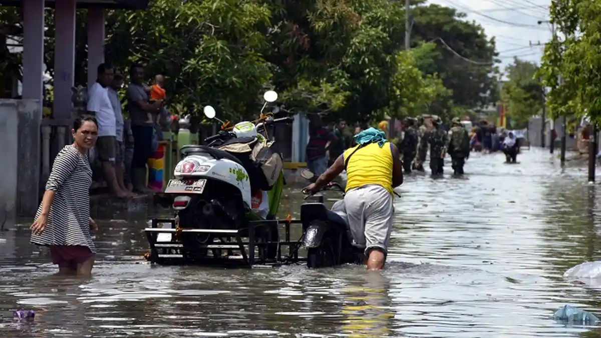 Banjir Rob Landa Meulaboh, Air Masih Genangi Rumah Warga