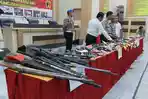 operasi-sikat-krakatau-2019-polda-lampung-sita-216-pucuk-senpi-rakitan-a.jpg