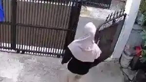 janda-muda-terekam-CCTV-mencuri-sempat-pamer-uang-hasilnya.jpg