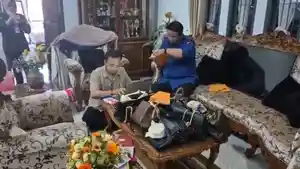 Tas-mewah-yang-disita-dari-rumah-tersangka-Aan.jpg
