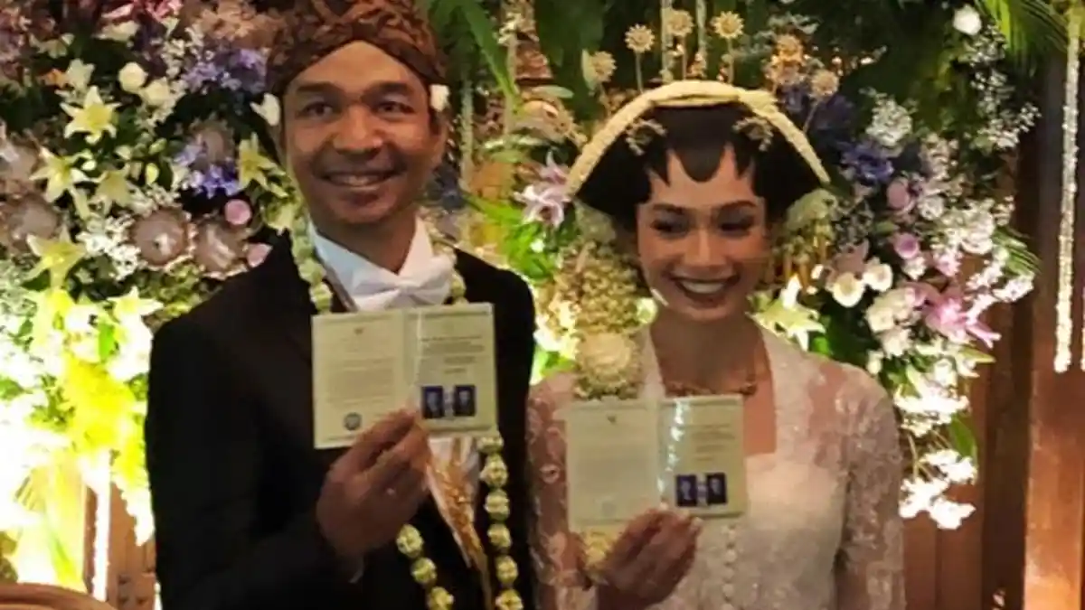 Sutradara Dimas Djay Resmi Nikahi Aktris Faradina Mufti, Beda Usia 16 Tahun